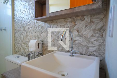Banheiro de apartamento para alugar com 2 quartos, 43m² em Morro Santana, Porto Alegre