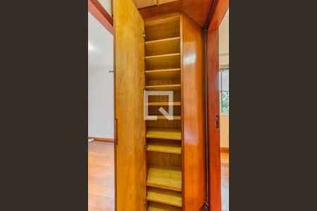 Corredor de apartamento para alugar com 3 quartos, 66m² em Jardim Catanduva, São Paulo