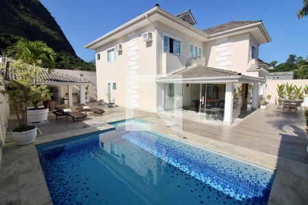 Casa à venda com 500m², 5 quartos e 3 vagasPiscina