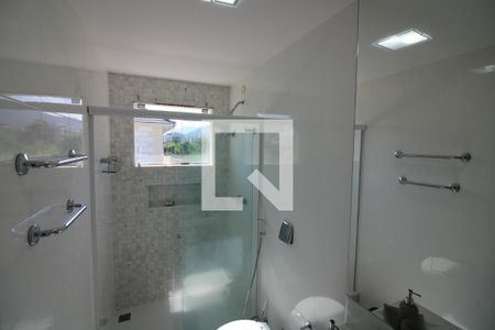 Casa à venda com 500m², 5 quartos e 3 vagasBanheiro da Suíte 2