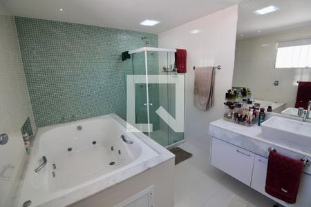 Casa à venda com 500m², 5 quartos e 3 vagasBanheiro da Suíte 1