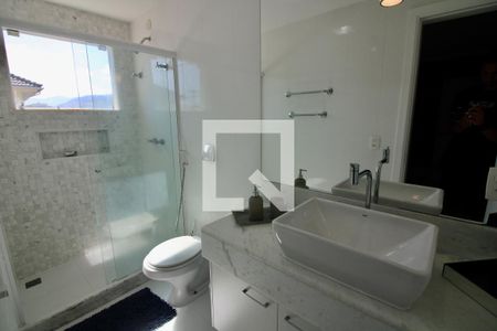 Casa à venda com 500m², 5 quartos e 3 vagasBanheiro da Suíte 2