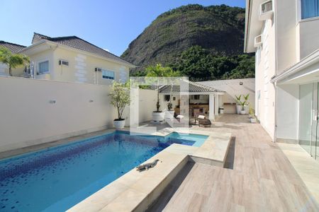Casa à venda com 500m², 5 quartos e 3 vagasPiscina