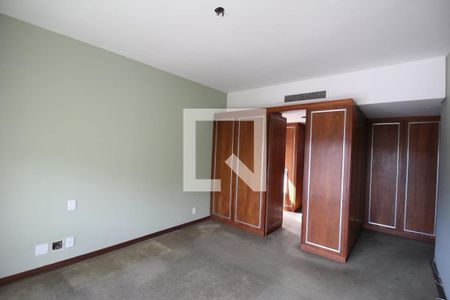 Suíte de apartamento para alugar com 4 quartos, 270m² em Petrópolis, Porto Alegre