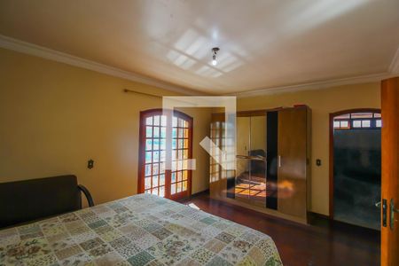 Casa à venda com 308m², 3 quartos e 3 vagas Casa à venda com 308m², 3 quartos e 3 vagasSuíte