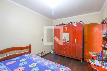 Casa à venda com 308m², 3 quartos e 3 vagas Casa à venda com 308m², 3 quartos e 3 vagasQuarto 2