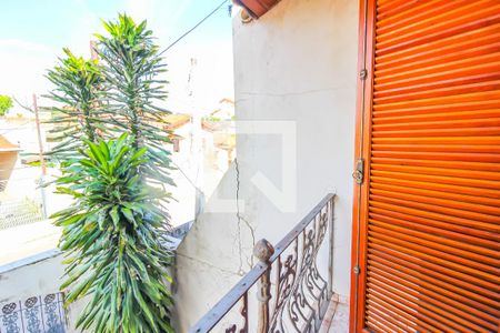 Casa à venda com 308m², 3 quartos e 3 vagas Casa à venda com 308m², 3 quartos e 3 vagasSacada do Quarto 2