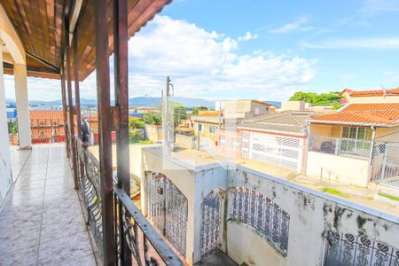 Casa à venda com 308m², 3 quartos e 3 vagas Casa à venda com 308m², 3 quartos e 3 vagasSacada do Quarto 2