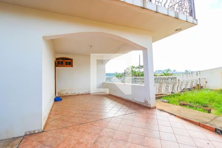 Casa à venda com 308m², 3 quartos e 3 vagas Casa à venda com 308m², 3 quartos e 3 vagasGaragem