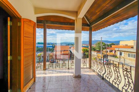 Casa à venda com 308m², 3 quartos e 3 vagas Casa à venda com 308m², 3 quartos e 3 vagasSacada do Quarto 3