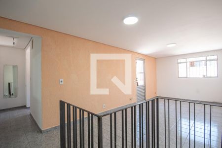 Sala de casa à venda com 2 quartos, 150m² em Jardim Roberto, Osasco