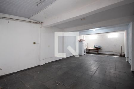 Casa à venda com 150m², 2 quartos e 4 vagas Casa à venda com 150m², 2 quartos e 4 vagasGaragem