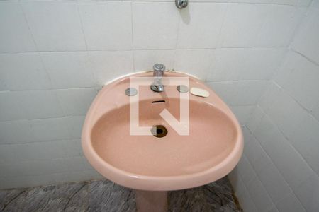 Banheiro de apartamento à venda com 1 quarto, 22m² em Leme, Rio de Janeiro