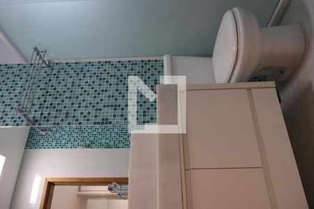 Casa à venda com 214m², 4 quartos e 4 vagasBanheiro Quarto 2