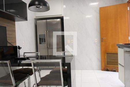 Casa à venda com 214m², 4 quartos e 4 vagasCozinha