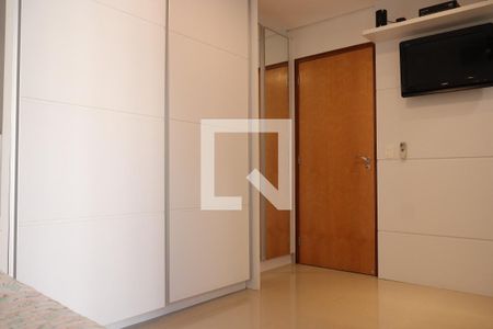 Casa à venda com 214m², 4 quartos e 4 vagasQuarto 2