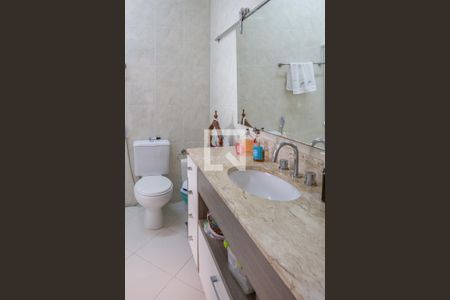 Casa à venda com 270m², 3 quartos e 5 vagasBanheiro de Suíte 1