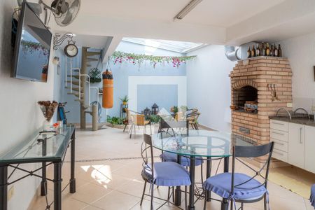 Casa à venda com 270m², 3 quartos e 5 vagasQuintal