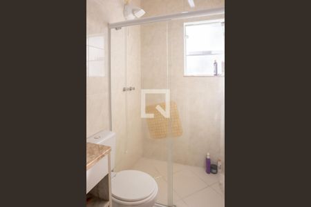 Casa à venda com 270m², 3 quartos e 5 vagasBanheiro da Suíte 2