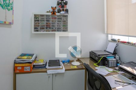 Casa à venda com 270m², 3 quartos e 5 vagasEscritório