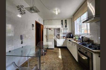 Apartamento à venda com 110m², 3 quartos e 2 vagasCozinha
