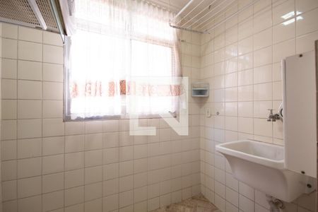 Apartamento à venda com 54m², 2 quartos e 1 vaga Apartamento à venda com 54m², 2 quartos e 1 vagaCozinha e Área de Serviço