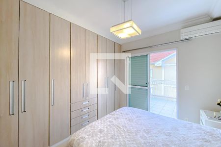 Casa à venda com 102m², 3 quartos e 2 vagas Casa à venda com 102m², 3 quartos e 2 vagasQuarto