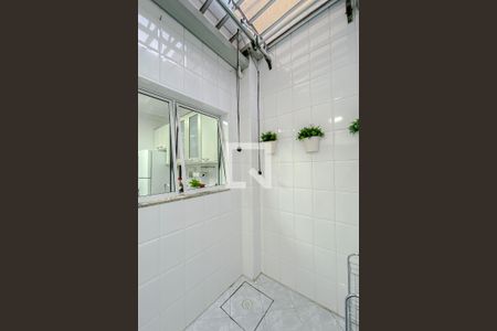 Casa à venda com 102m², 3 quartos e 2 vagas Casa à venda com 102m², 3 quartos e 2 vagasÁrea de serviço