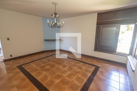 Casa à venda com 469m², 4 quartos e 4 vagasSala / 3 ambiantes