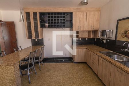 Casa à venda com 469m², 4 quartos e 4 vagasCozinha