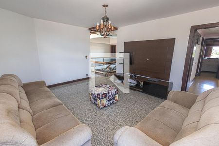 Casa à venda com 469m², 4 quartos e 4 vagasSala