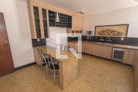 Casa à venda com 469m², 4 quartos e 4 vagasCozinha