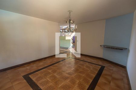 Casa à venda com 469m², 4 quartos e 4 vagasSala / 3 ambiantes