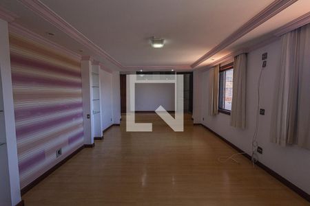 Casa à venda com 469m², 4 quartos e 4 vagasQuarto 2 / suíte / banheira