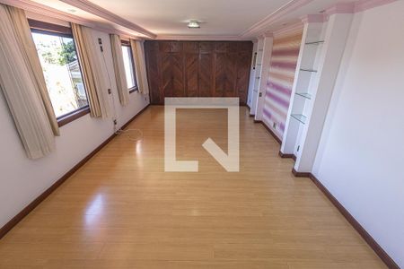 Casa à venda com 469m², 4 quartos e 4 vagasQuarto 2 / suíte / banheira