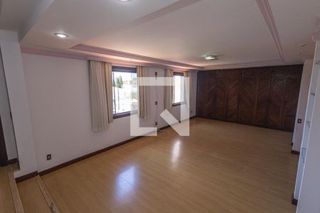 Casa à venda com 469m², 4 quartos e 4 vagasQuarto 2 / suíte / banheira
