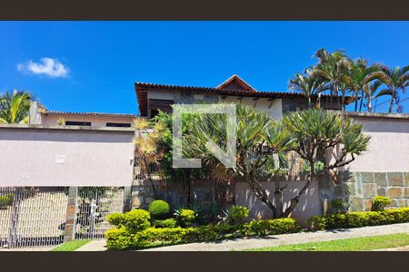 Casa à venda com 469m², 4 quartos e 4 vagasFachada