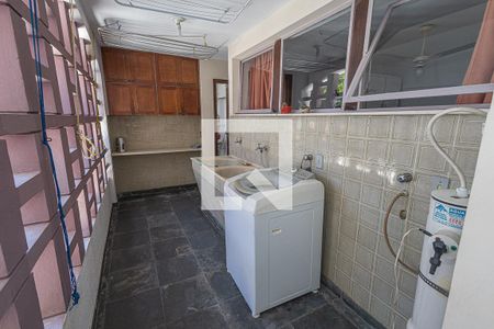 Casa à venda com 469m², 4 quartos e 4 vagasÁrea de serviço