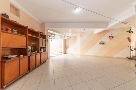 Casa à venda com 350m², 4 quartos e 6 vagasLavanderia