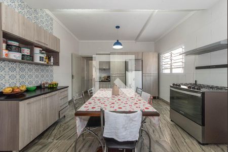 Casa à venda com 350m², 4 quartos e 6 vagasCozinha
