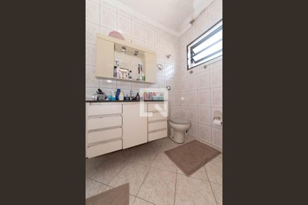 Casa à venda com 350m², 4 quartos e 6 vagasBanheiro da Suíte