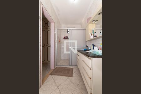 Casa à venda com 350m², 4 quartos e 6 vagasBanheiro da Suíte