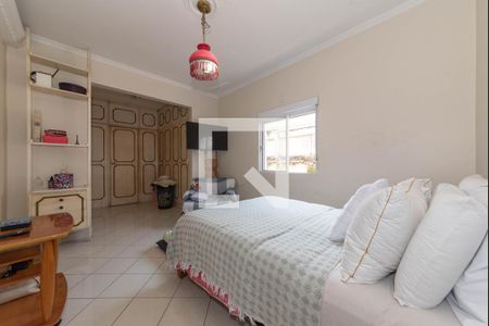 Casa à venda com 350m², 4 quartos e 6 vagasSuíte