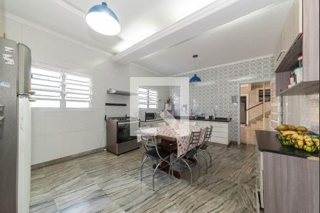 Casa à venda com 350m², 4 quartos e 6 vagasCozinha