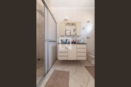 Casa à venda com 350m², 4 quartos e 6 vagasBanheiro da Suíte