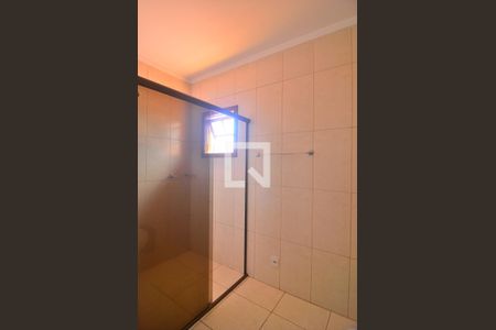 Casa à venda com 280m², 4 quartos e 3 vagasBanheiro 1