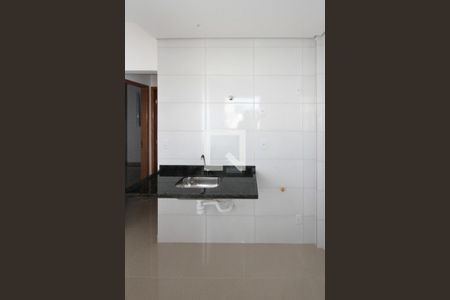 Cozinha de apartamento para alugar com 2 quartos, 33m² em Vila Antonieta, São Paulo