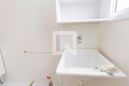 Cozinha e Área de Serviço de apartamento para alugar com 2 quartos, 50m² em Vila Penteado, São Paulo