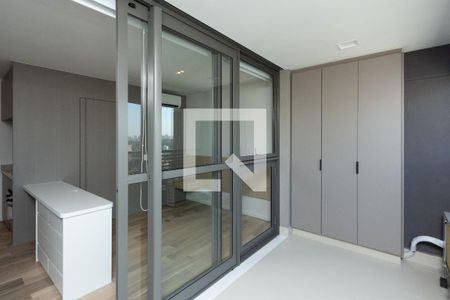 Studio para alugar com 30m², 1 quarto e sem vaga Studio para alugar com 30m², 1 quarto e sem vagaVaranda