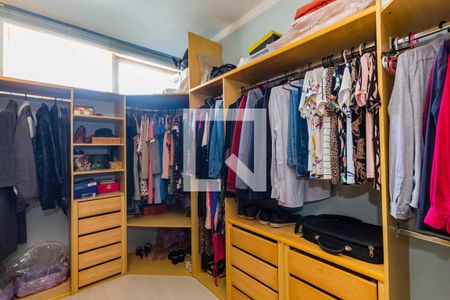 Casa à venda com 334m², 3 quartos e 2 vagasCloset Suíte 1